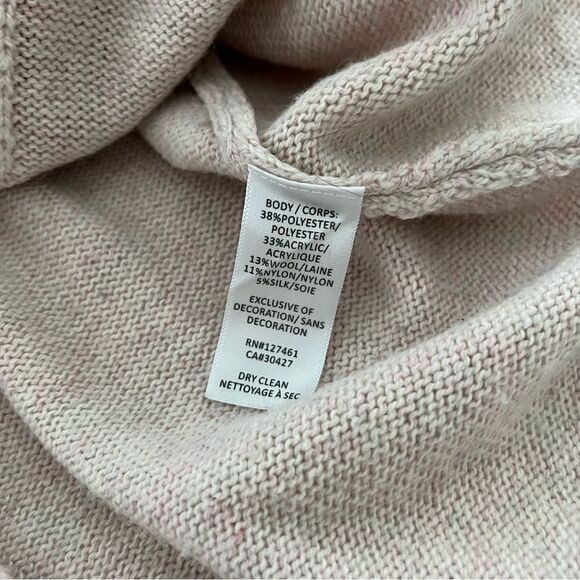 REVOLVE Wildfox Suck It Up Lips Light Pink Oversized Sweater Size XS - Picture 11 of 12